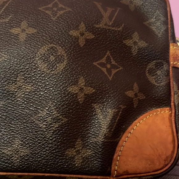 Authentic Louis Vuitton Monogram Wristlet Marly Dragonne - Picture 4 of 14